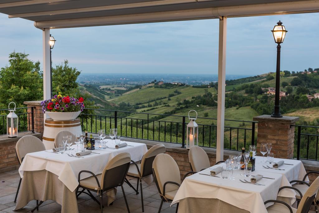 Agriturismo Acetaia Sereni Marano sul Panaro Bagian luar foto