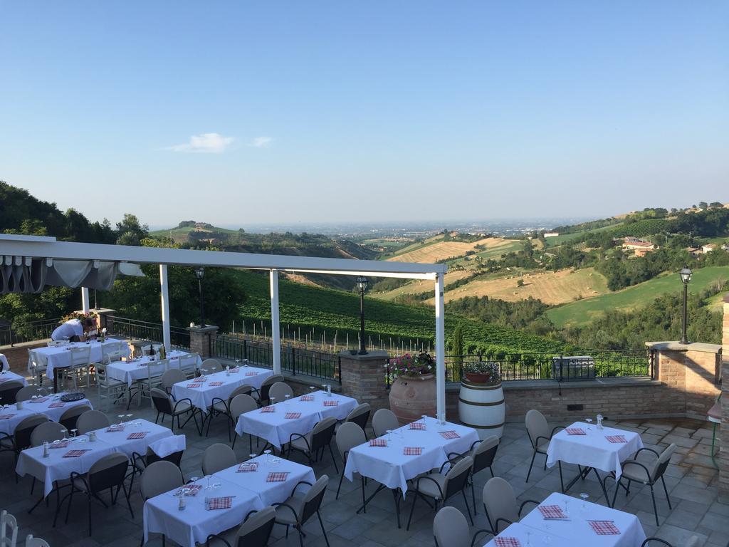 Agriturismo Acetaia Sereni Marano sul Panaro Bagian luar foto