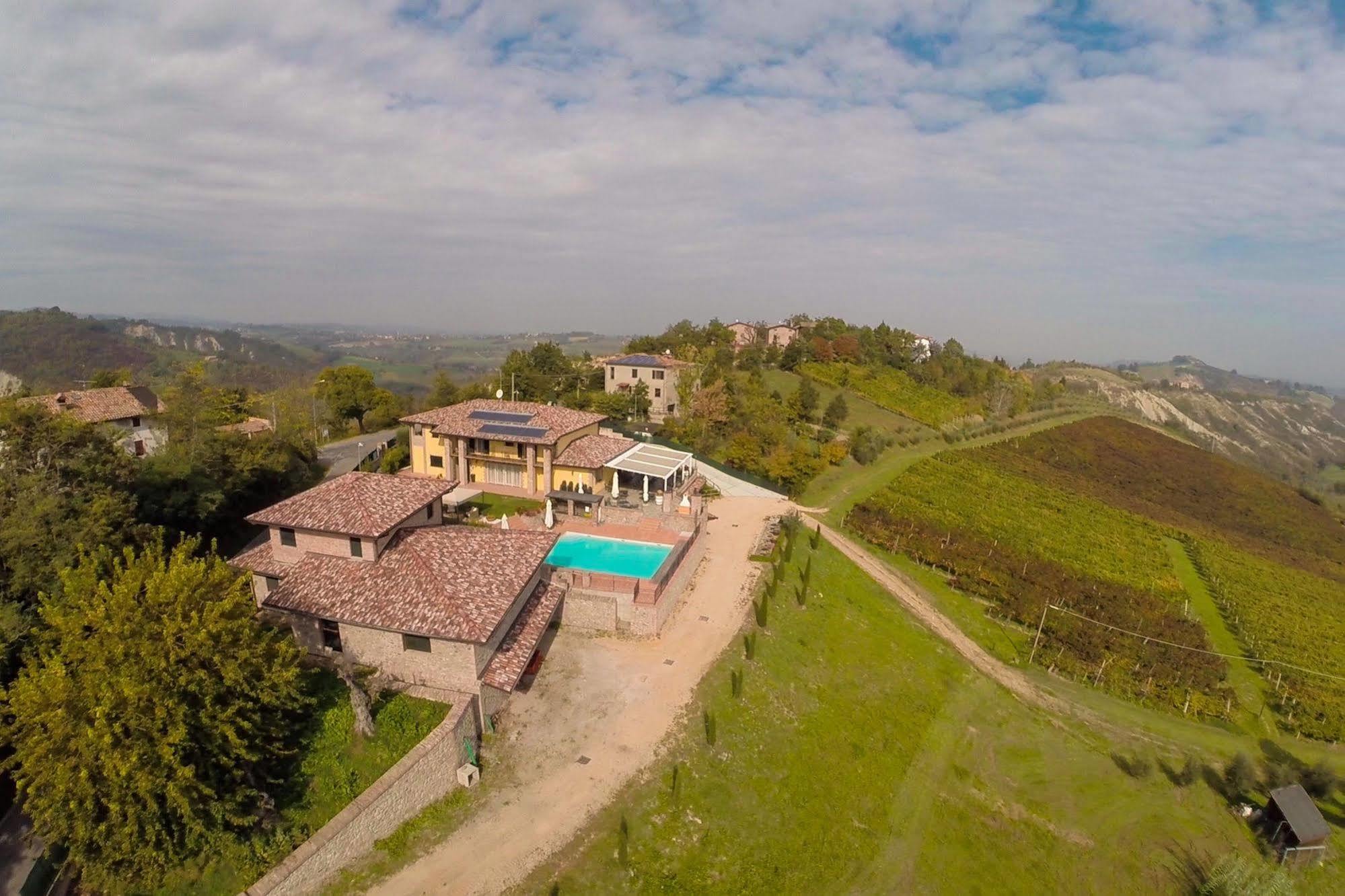 Agriturismo Acetaia Sereni Marano sul Panaro Bagian luar foto