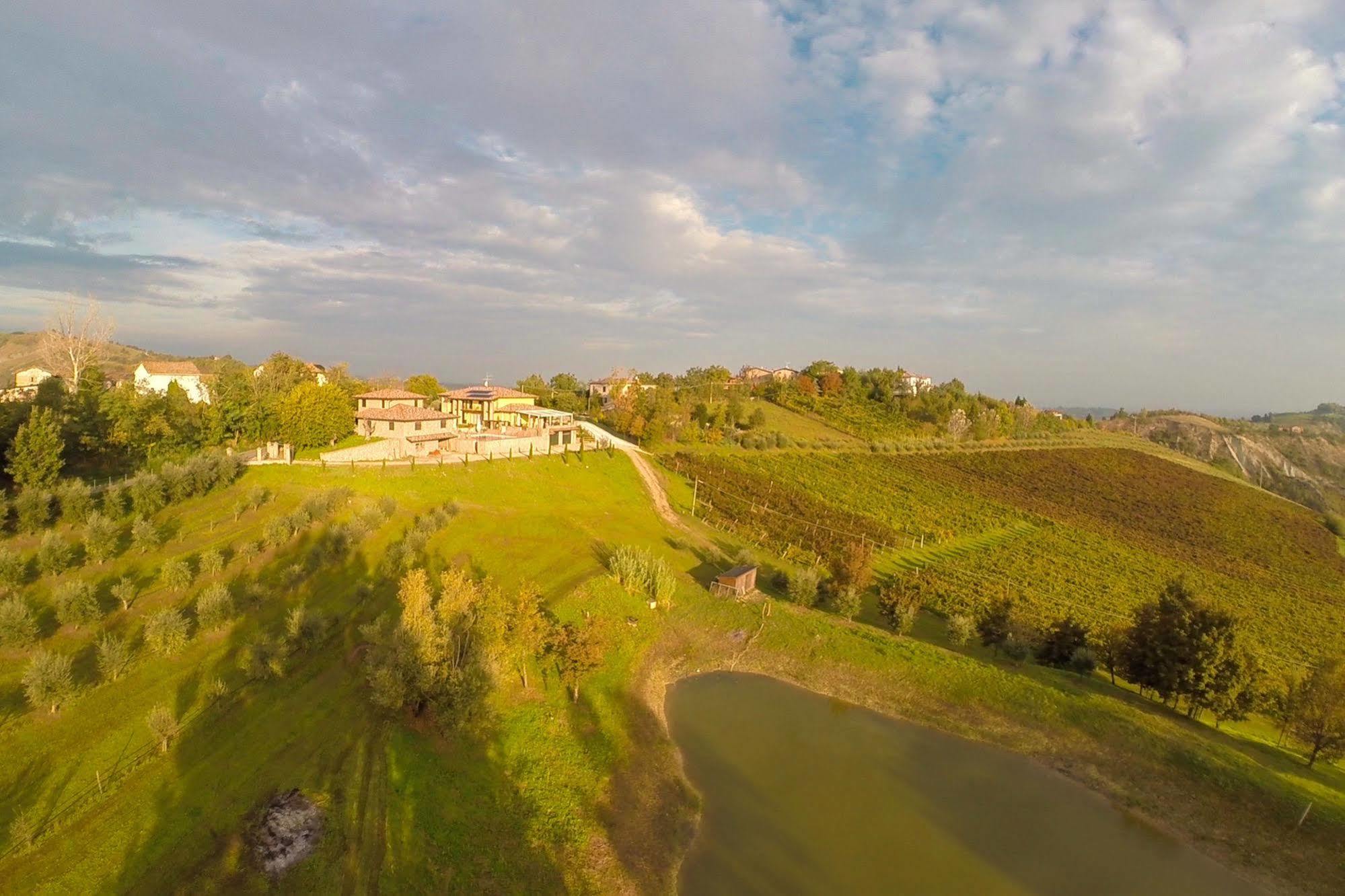 Agriturismo Acetaia Sereni Marano sul Panaro Bagian luar foto
